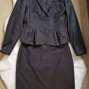 Women's skirt suit